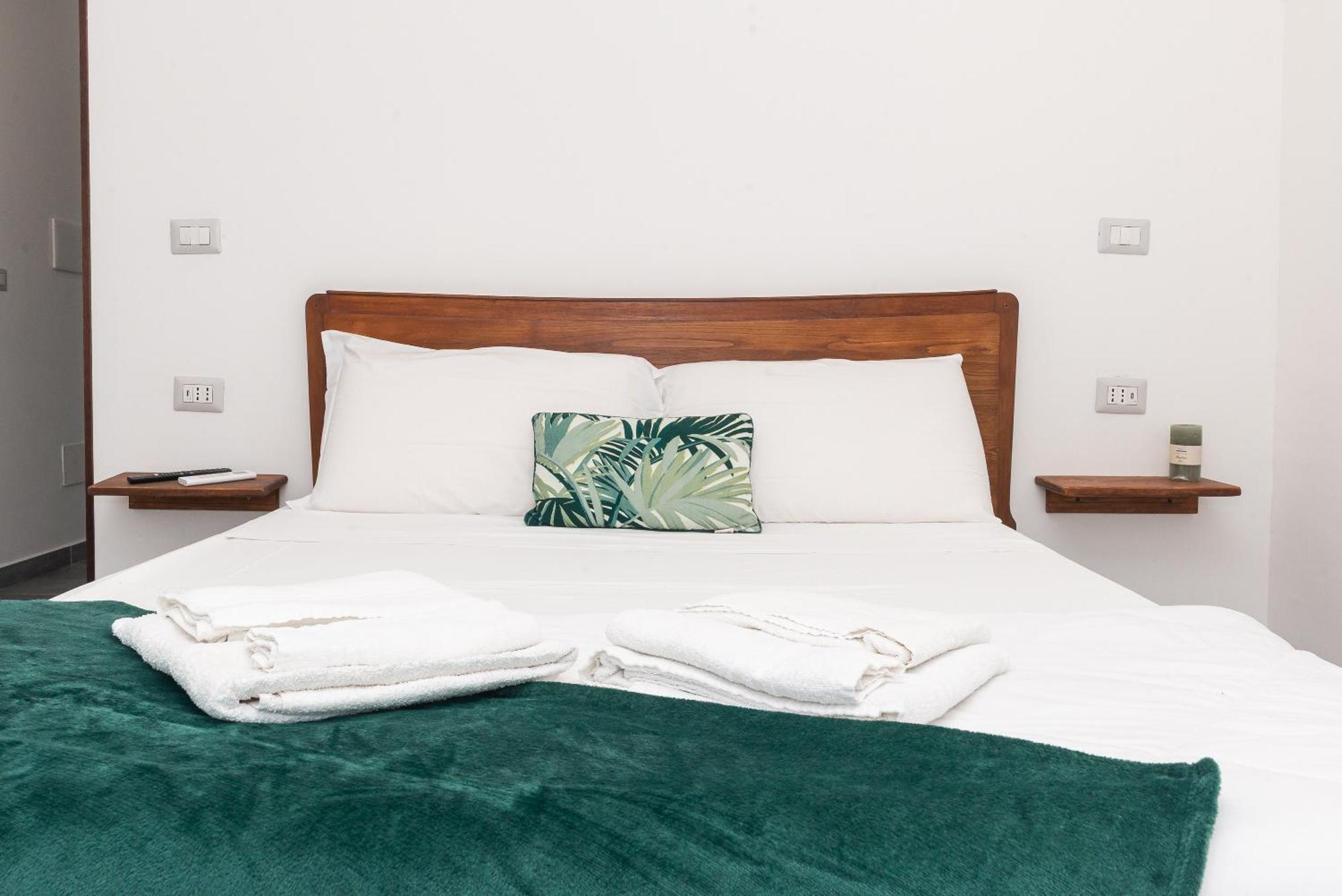 Guest House - Affittacamere Green Apartment - By Faendho Porto Torres Εξωτερικό φωτογραφία