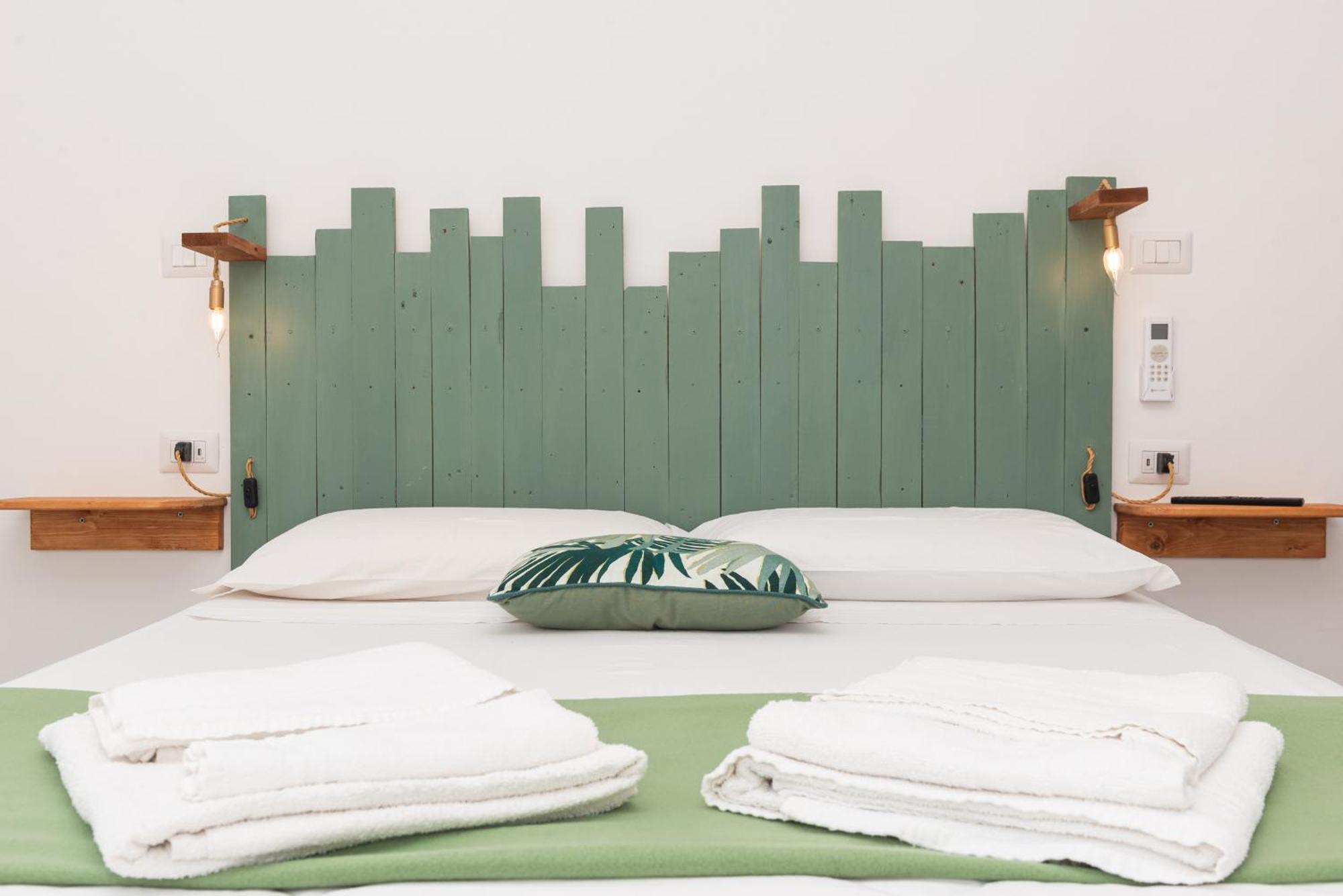 Guest House - Affittacamere Green Apartment - By Faendho Porto Torres Εξωτερικό φωτογραφία